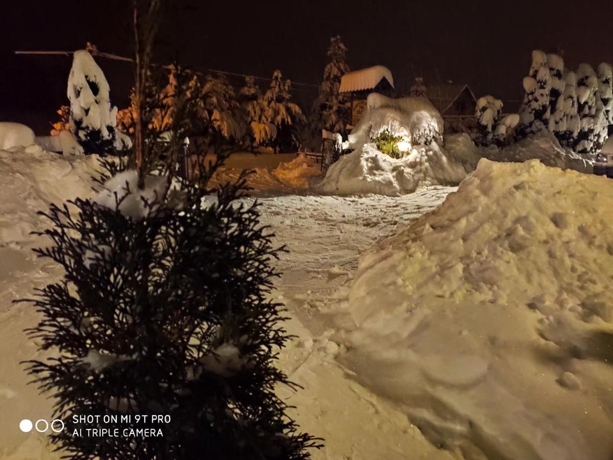 Agroturystyka Pod Kolami Myczkowce Exterior foto